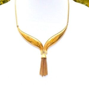 Vintage Avon Goldtone Tassel Pendant Necklace